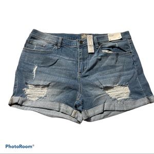 Soho Women’s Boyfriend 4” Shorts Sz 14 NWT